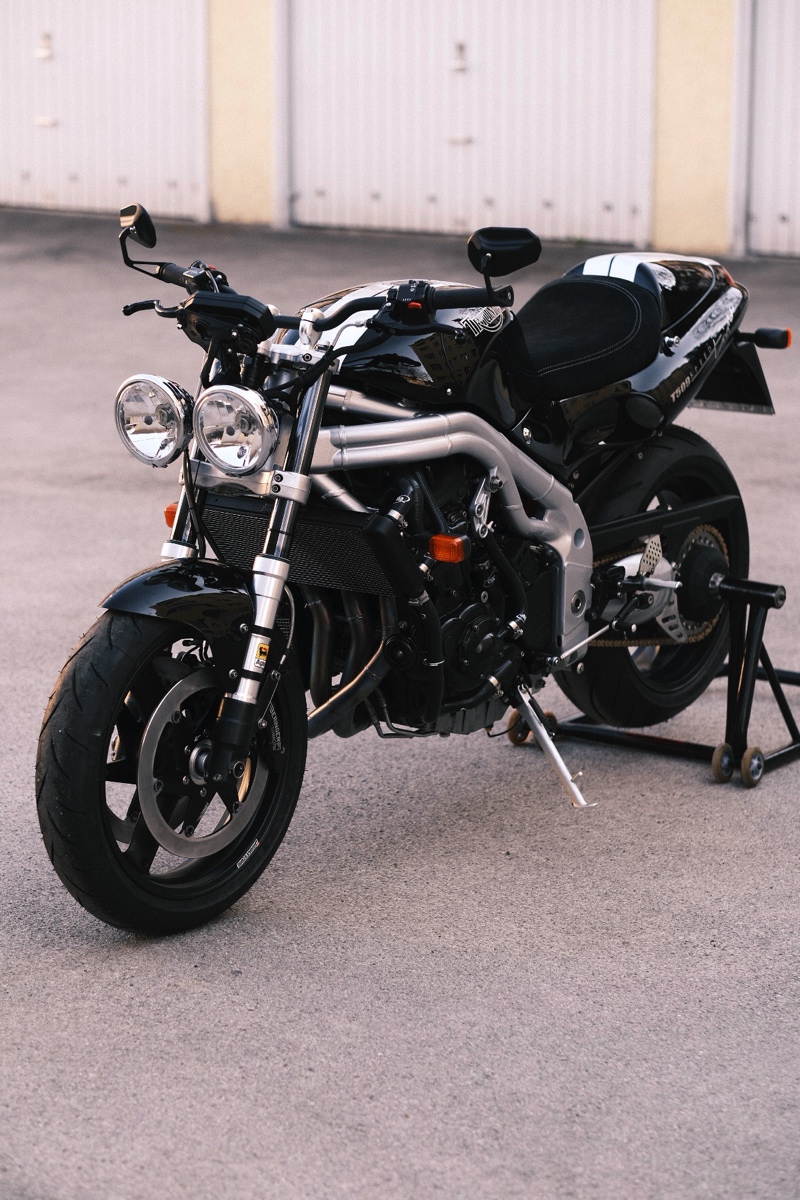 Triumph T509 Speed ​​Triple Restomod