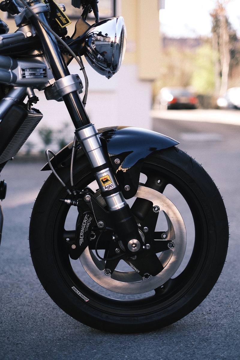 Triumph T509 Speed ​​Triple Restomod