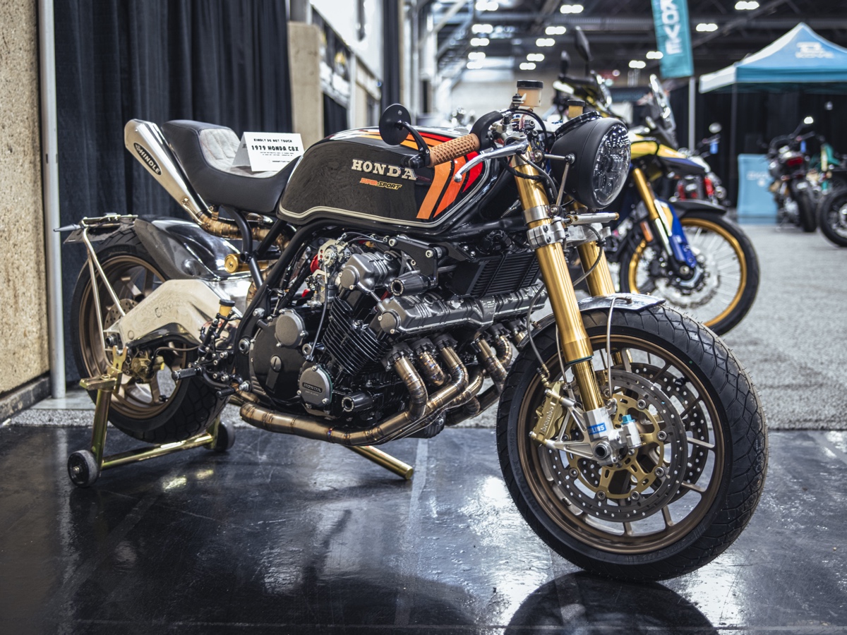 “BOA”Honda CBX1000 RESTOMOD- 자전거 바운드