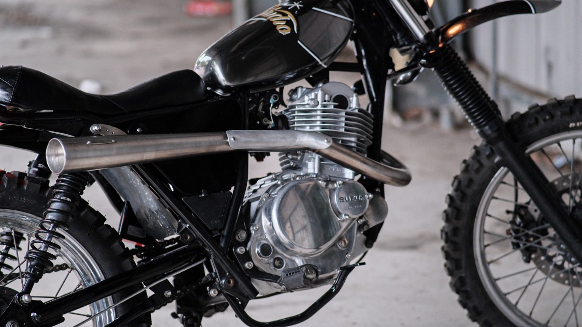 سوزوكي TU250 Scrambler