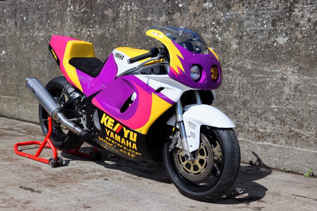 Yamaha FZR750 RISTOMOD