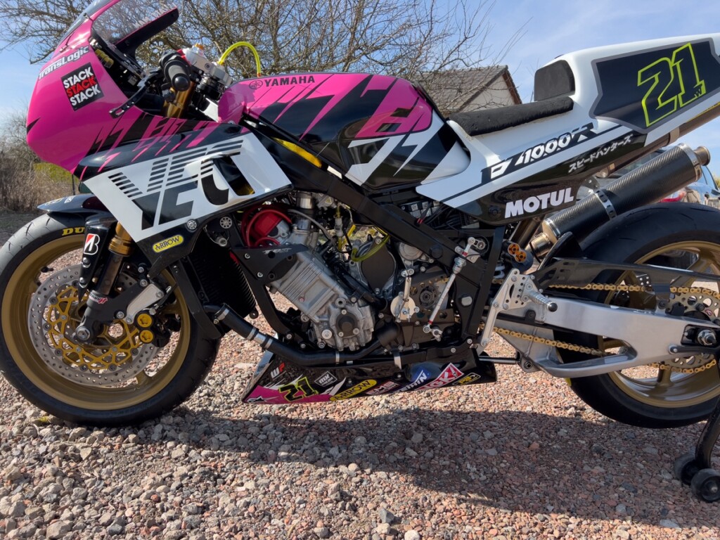 Yamaha FZ1000R Restomod