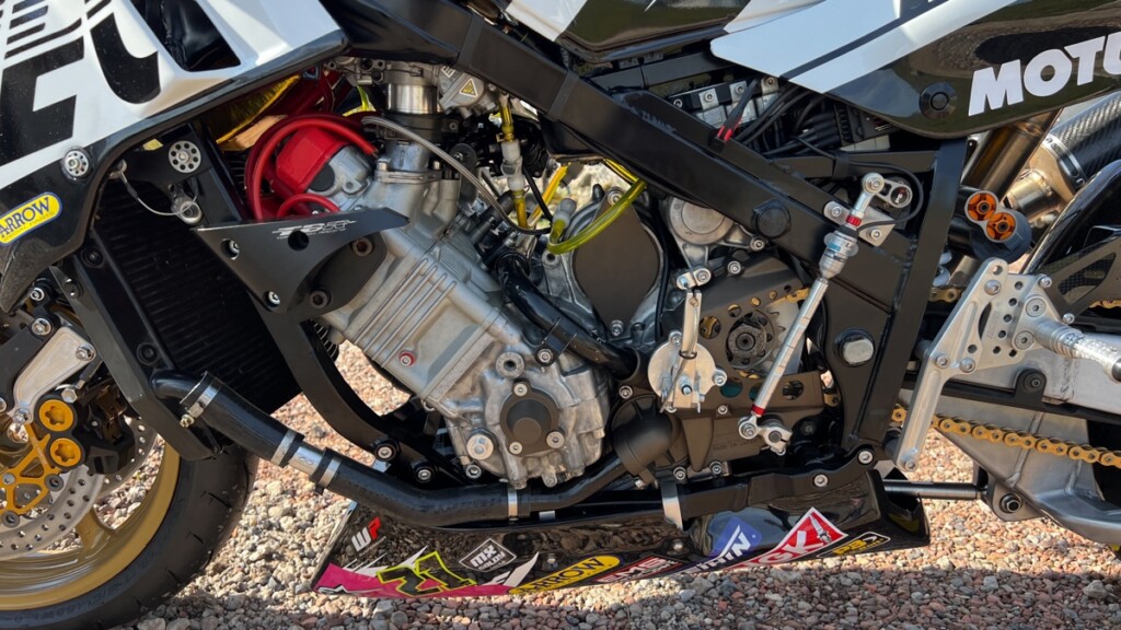 Yamaha FZ1000R Restomod