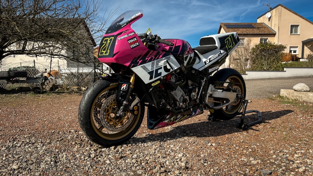 Yamaha FZ1000R Restomod