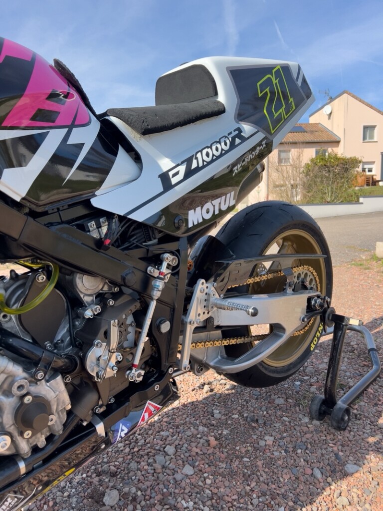 Yamaha FZ1000R Restomod