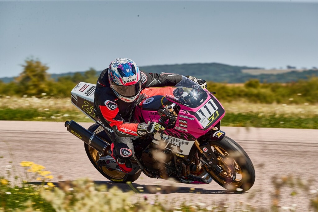Yamaha FZ1000R Restomod