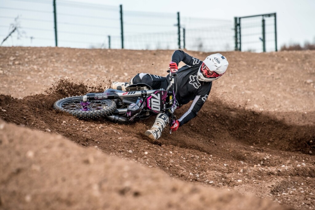 700cc 2T 먼지 자전거