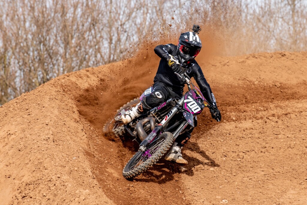 700cc 2T 먼지 자전거