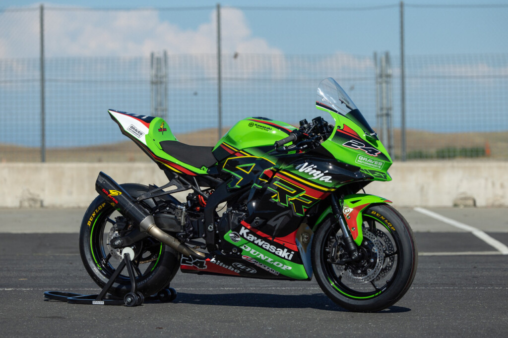 Review & Specs: Kawasaki Ninja ZX-4R – BikeBound