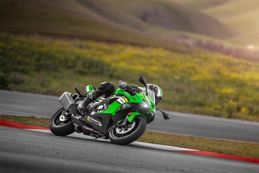 ZX-6R Review and Specs