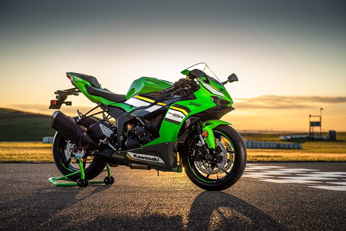 Review & Specs: Kawasaki Ninja ZX-6R – BikeBound