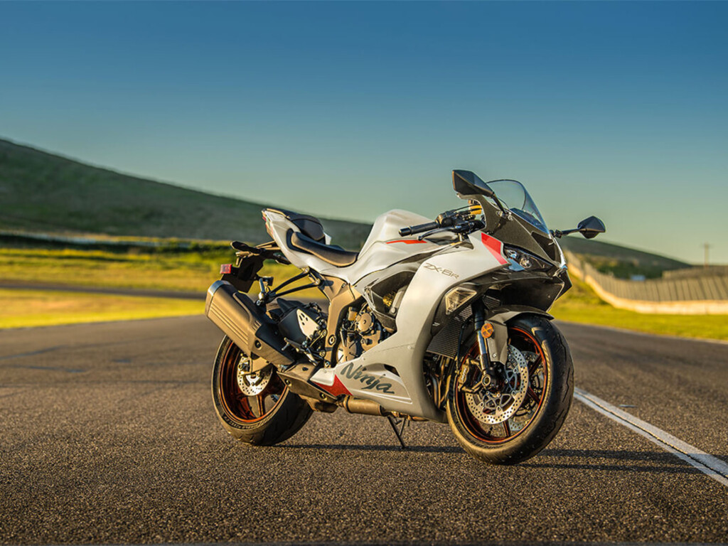 ZX-6R Review and Specs