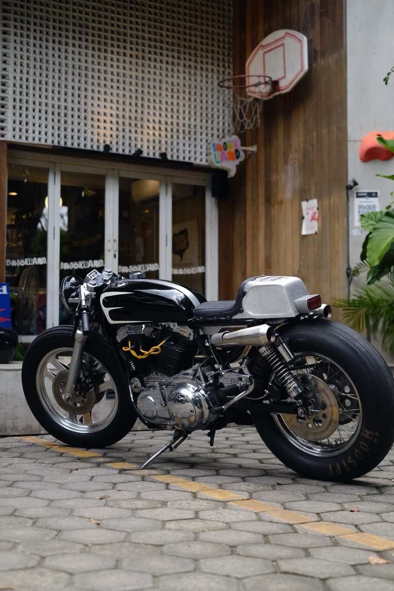 XL1200 Cafe Racer