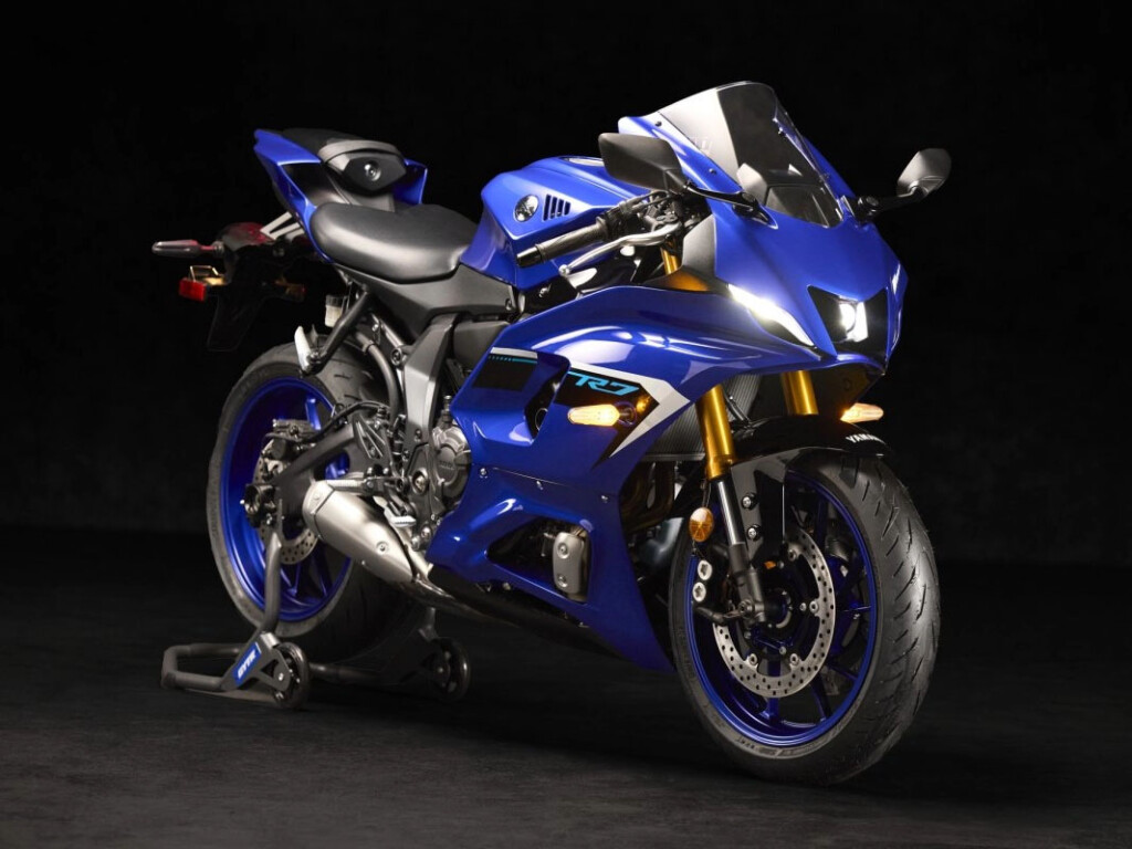 Review & Specs: Yamaha R7 (YZF-R7) – BikeBound