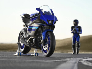 Yamaha R7 Low Rider Review & Specs: Yamaha R7 (YZF-R7) – BikeBound