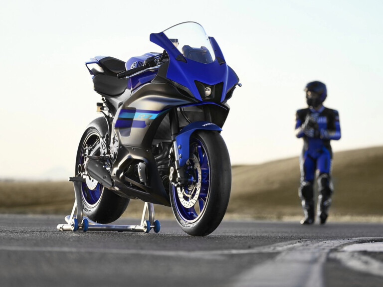 Review & Specs: Yamaha R7 (YZF-R7) – BikeBound