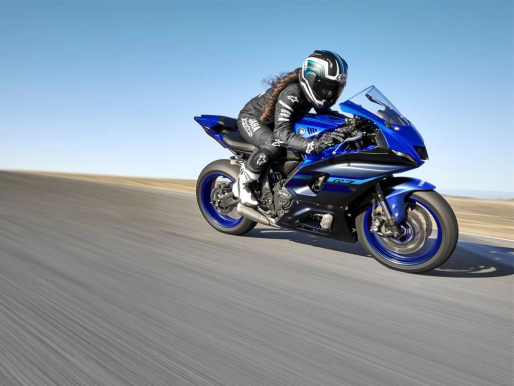 Review & Specs: Yamaha R7 (YZF-R7) – BikeBound
