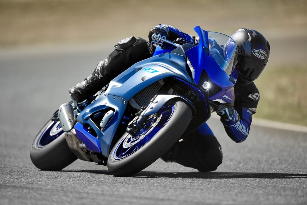 Yamaha R7 Review