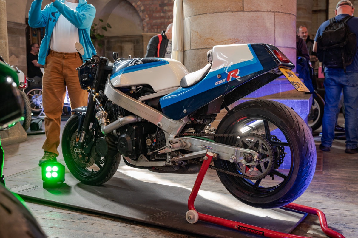 Bakker Turbo: 252-rwhp Suzuki GSX-R1100 – BikeBound