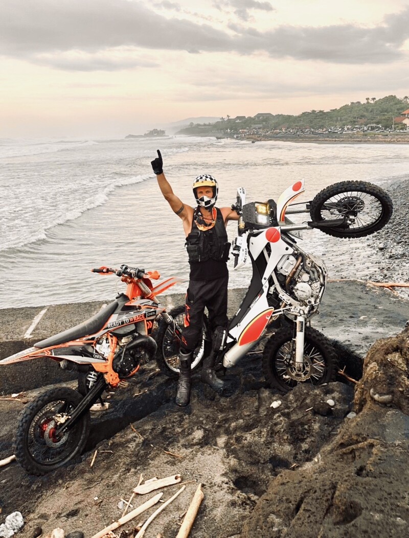 Beach Runner: “Kellyx” Kawasaki KLX250S – BikeBound