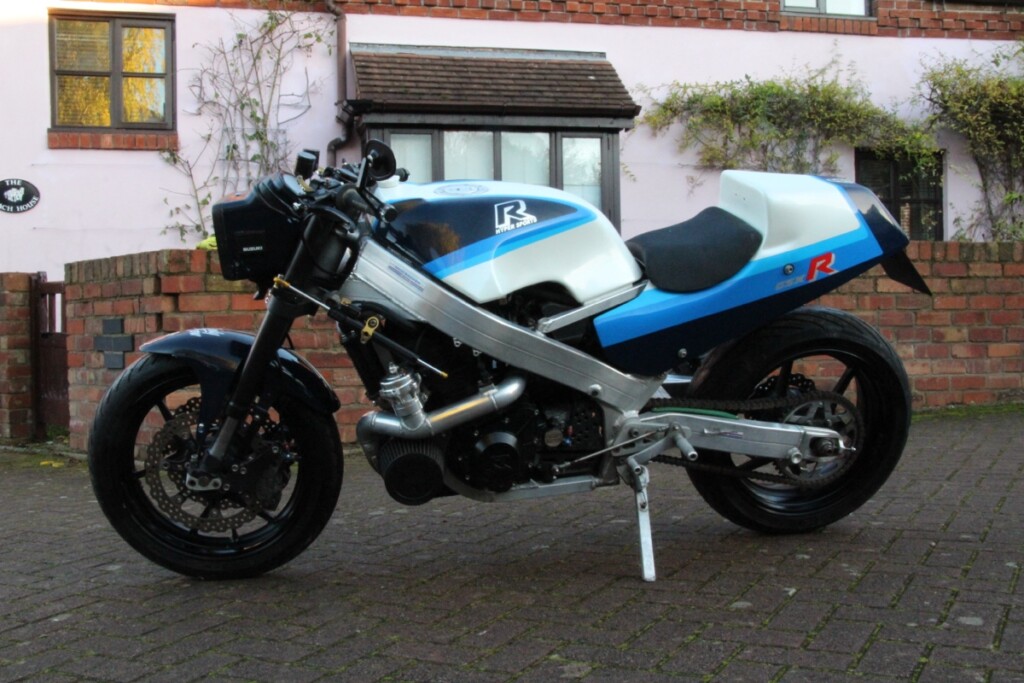  BIKES ARCHIVES 空冷ボクサー版 30th Anniversary 2015 Kawasaki ZX-14R ABS | Motorcyclist