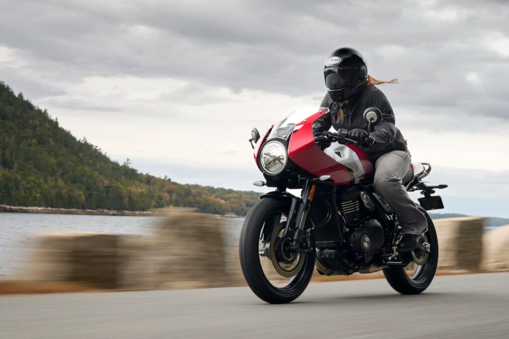 Triumph Thruxton 400 Cafe Racer