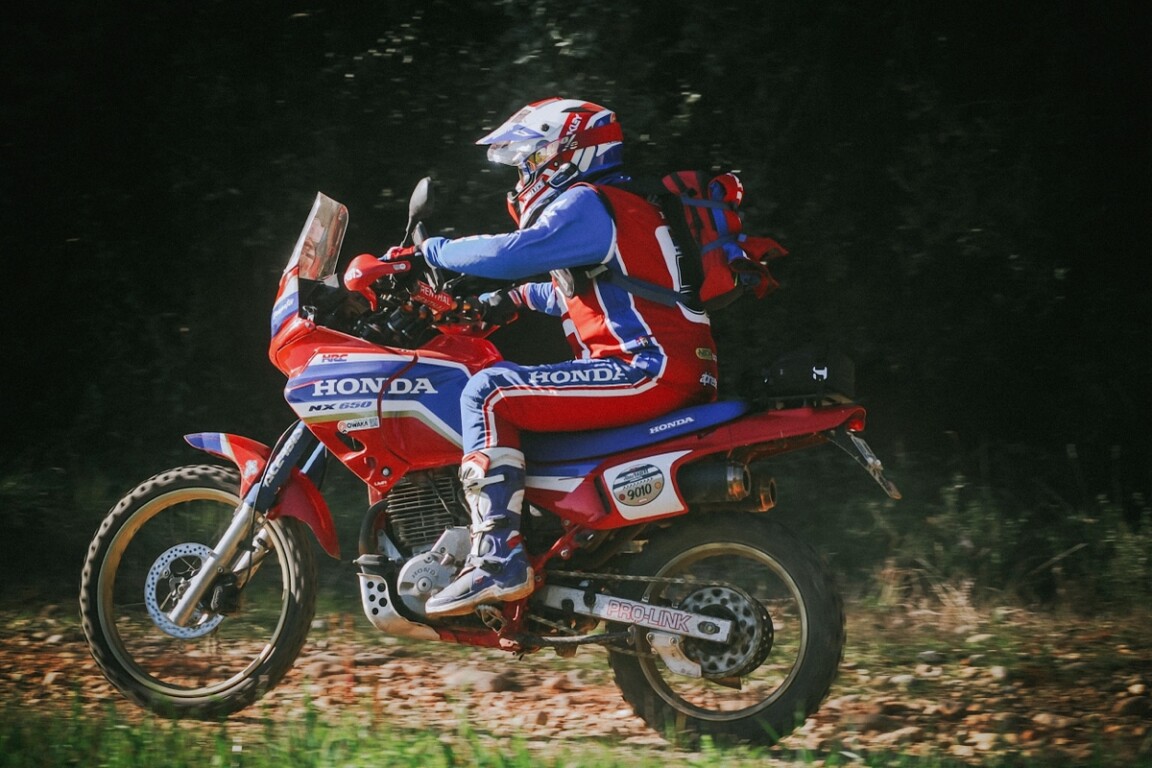 Subsonics Rally Bike Xuxu’s Team Sandraiders: Honda NX650 Dominator Rally Bikes – BikeBound