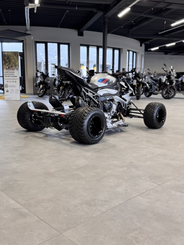 EXEET MR Competition: BMW M1000R-Powered Hyperquad – BikeBound