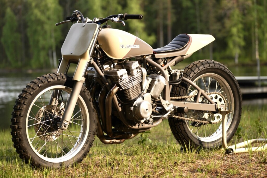 Supercharged GSX1100 Flat Tracker