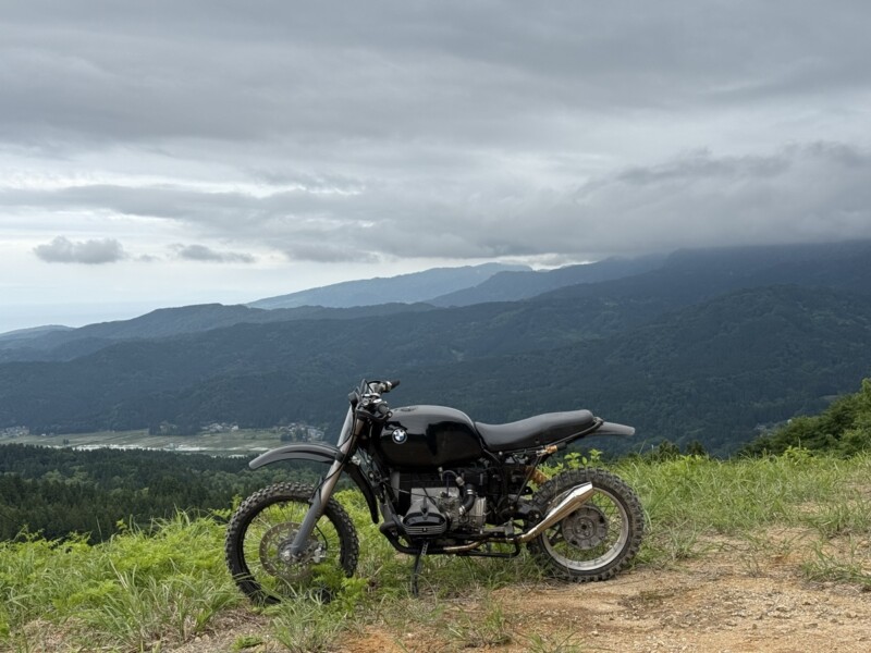 Lightweight Boxer: BMW “R100R改” Scrambler – BikeBound
