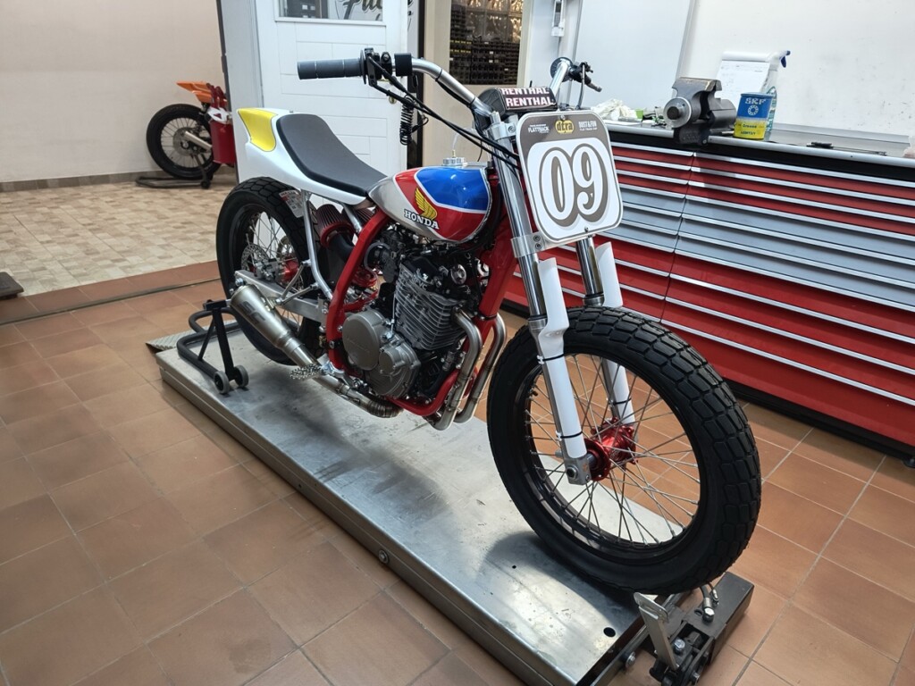 Honda XL600R Flat Tracker