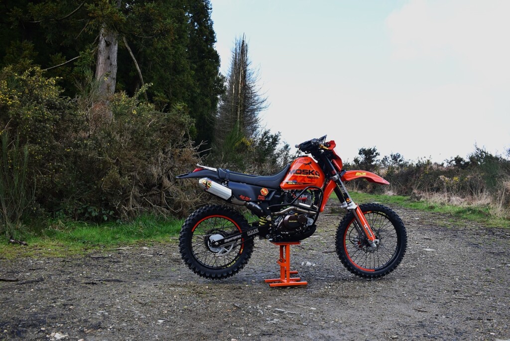 Suzuki DR125 Restomod