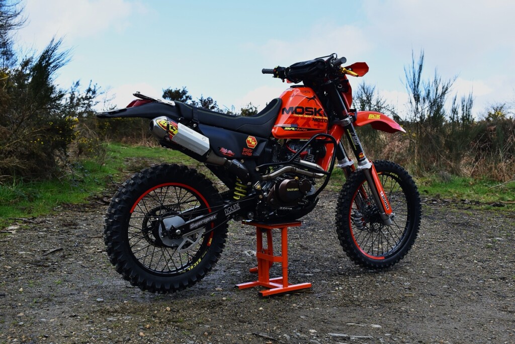 Suzuki DR125 Restomod