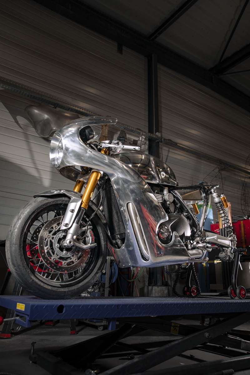 Triumph Thruxton RS Cafe Racer