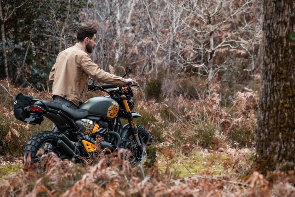 Triumph Scrambler 400XC Custom