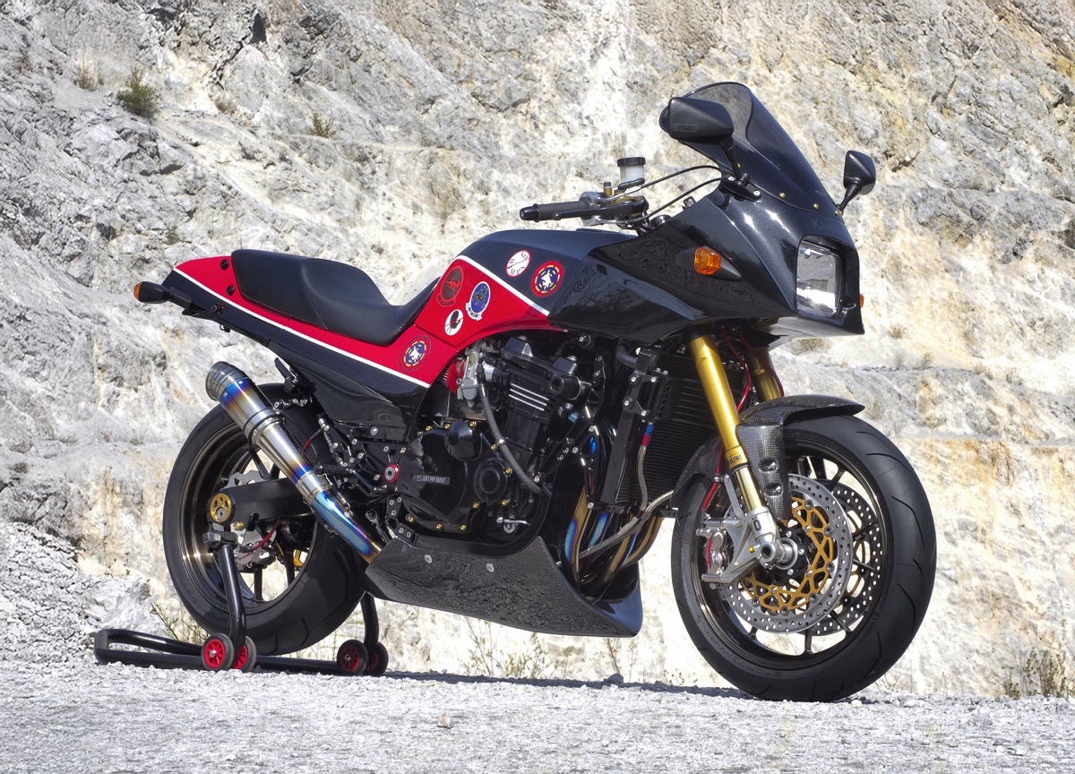 Maverick Spec: 140-hp Kawasaki GPz900R Restomod – BikeBound