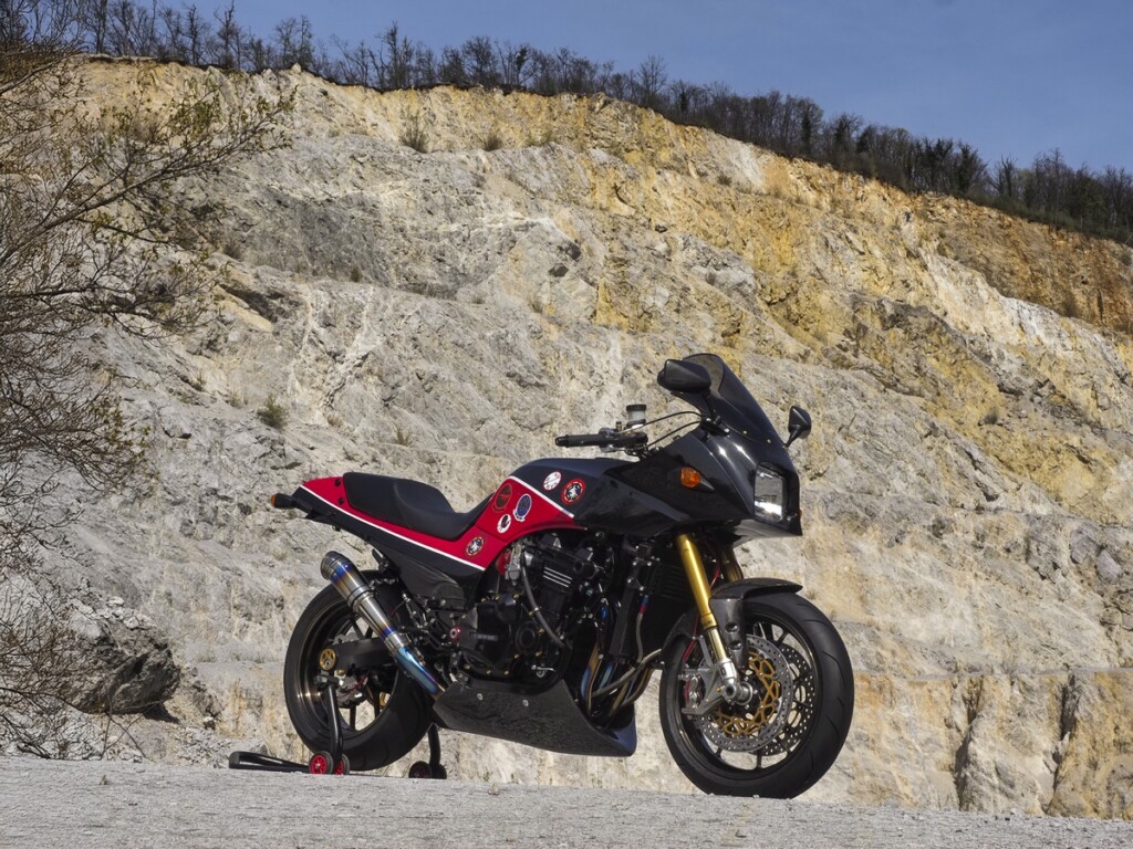 Kawasaki GPz900R Ninja 900 Restomod