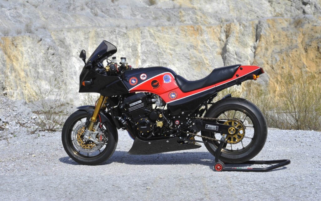Kawasaki GPz900R Ninja 900 Restomod