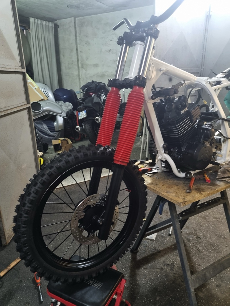 Honda XL600 Custom