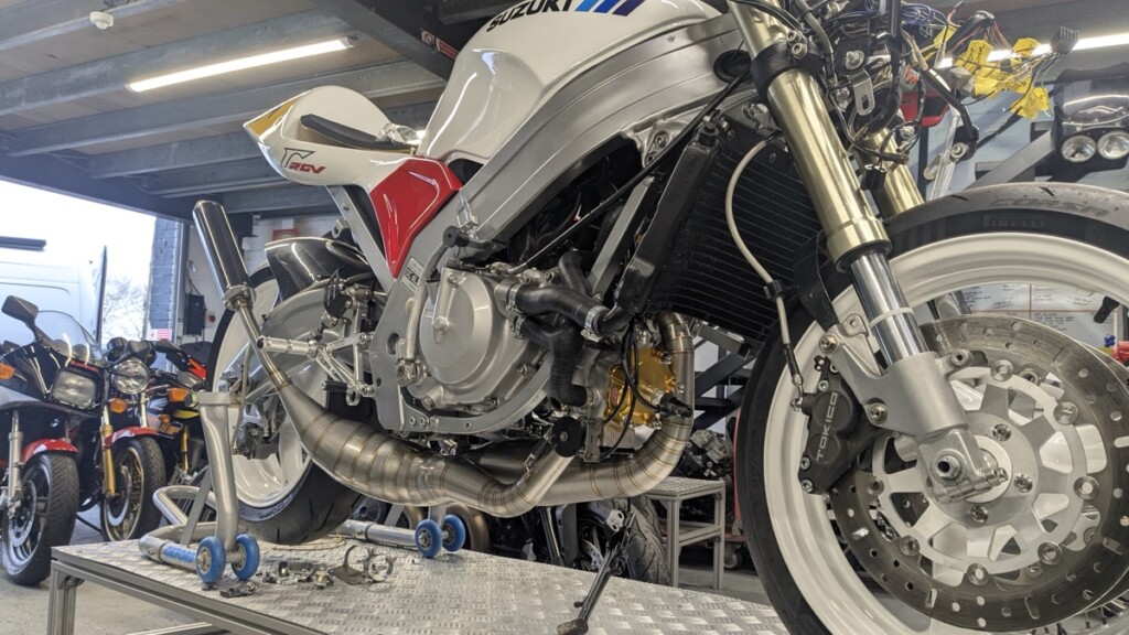 Suzuki RGV250 Pepsi