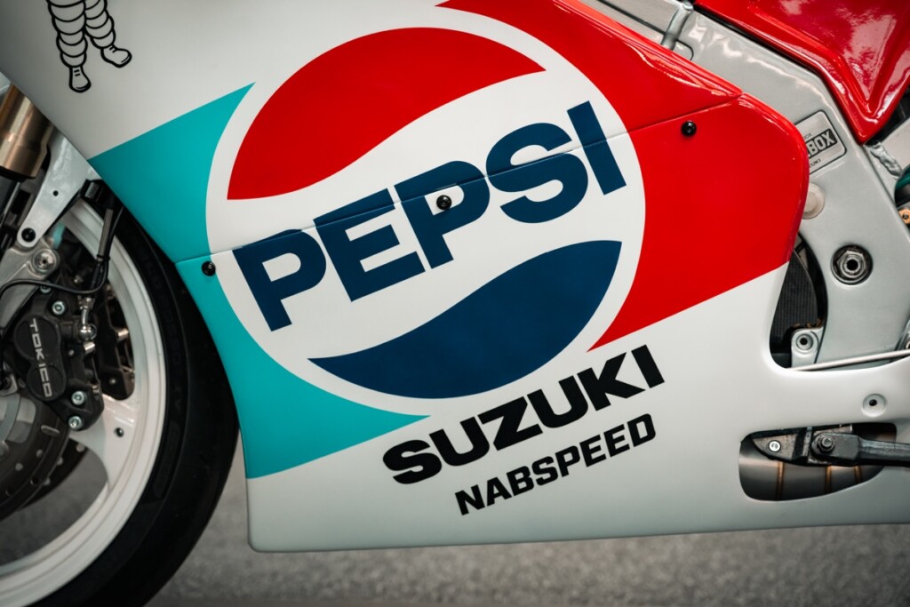 Suzuki RGV250 Pepsi