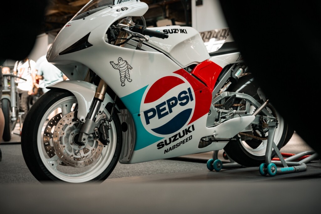 Suzuki RGV250 Pepsi