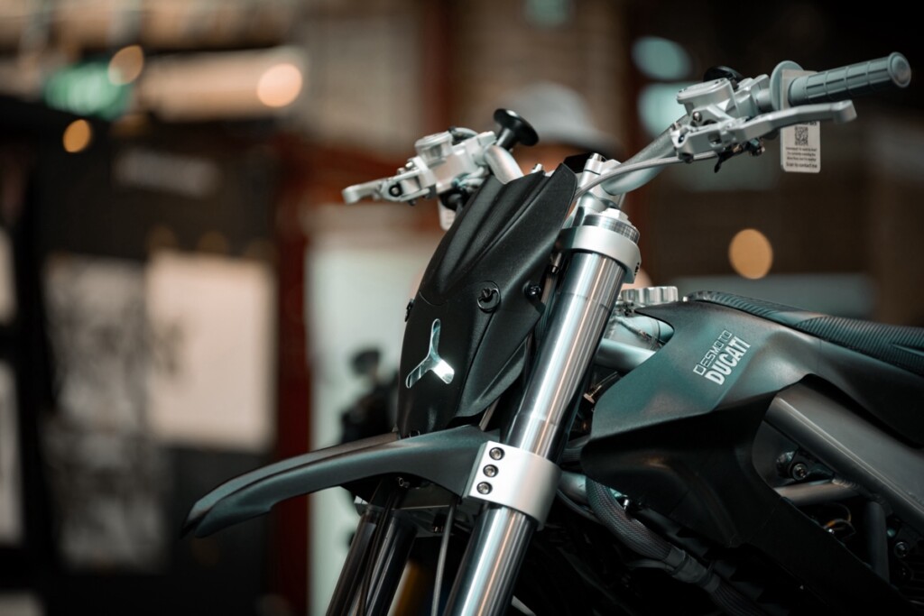 Desmoto Custom Ducati Supermoto