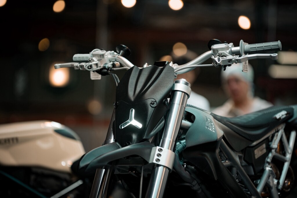 Desmoto Custom Ducati Supermoto