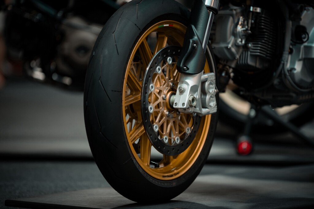 Desmoto Custom Ducati Supermoto