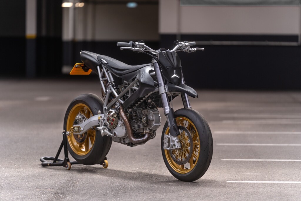 Desmoto Custom Ducati Supermoto