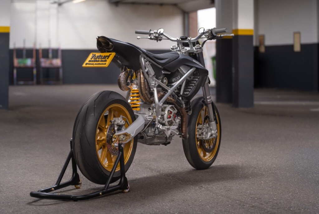 Desmoto Custom Ducati Supermoto