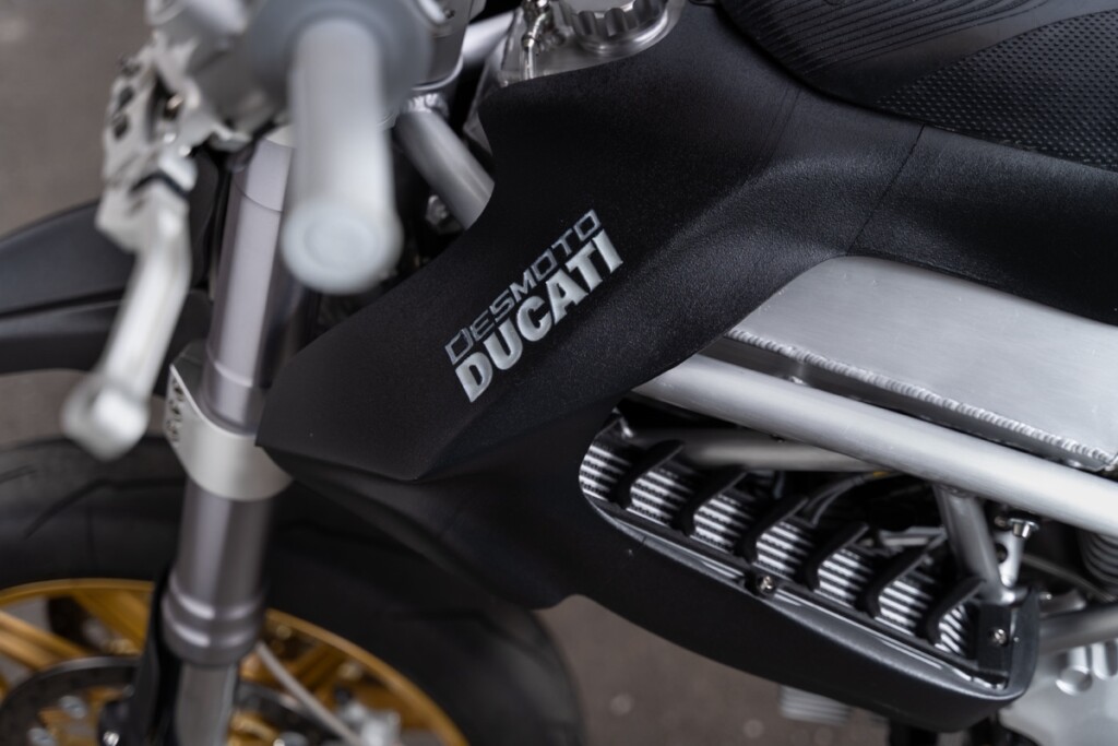 Desmoto Custom Ducati Supermoto