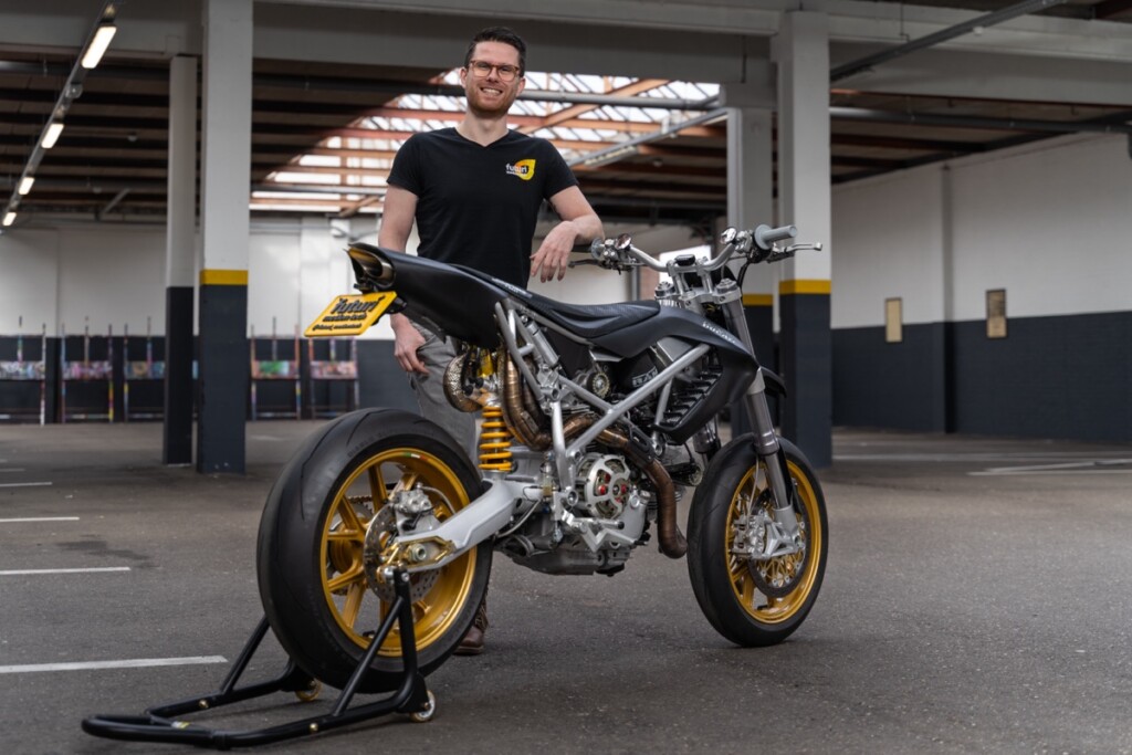 Desmoto Custom Ducati Supermoto
