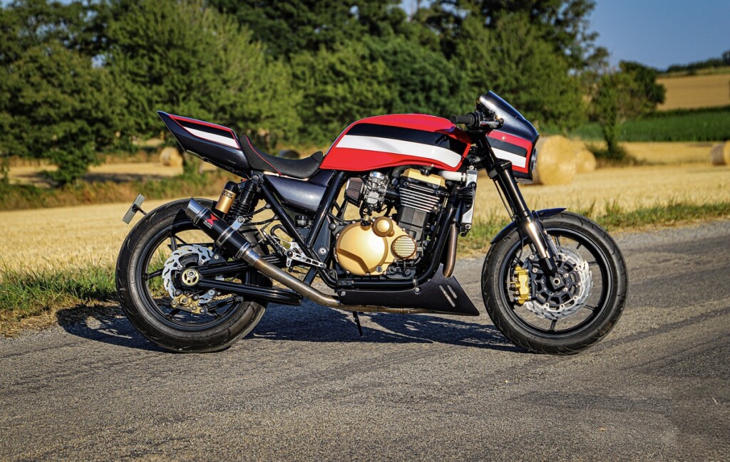 Kawasaki ZRX1200S Restomod